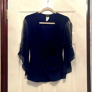 Open shoulder sequence sleeve blouse